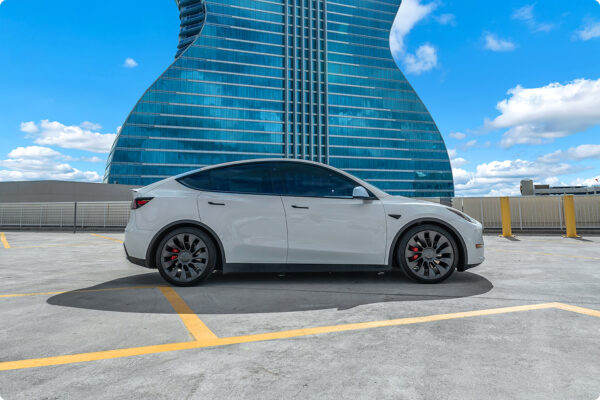 2021 TESLA MODEL Y PERFORMANCE (WHITE) - Image 3