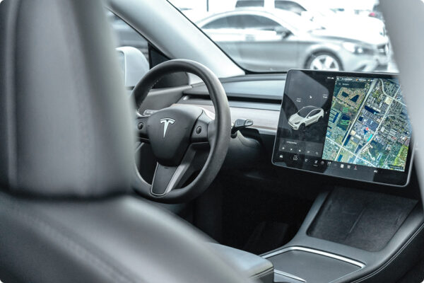 2021 TESLA MODEL Y PERFORMANCE (WHITE) - Image 5
