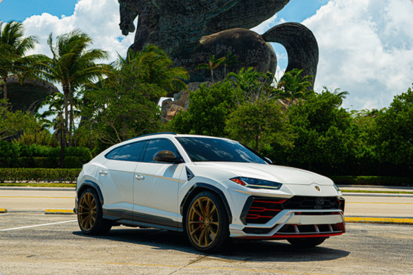 2020 LAMBORGHINI URUS